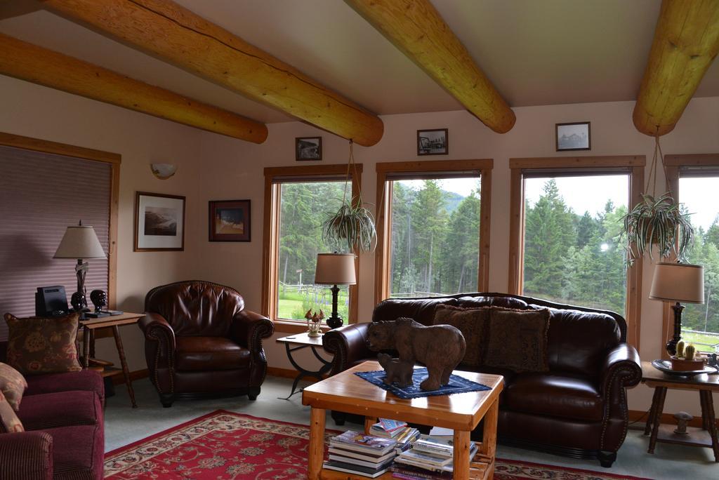 Kicking Horse Canyon Guest House Golden Eksteriør billede
