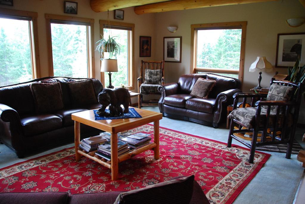 Kicking Horse Canyon Guest House Golden Eksteriør billede