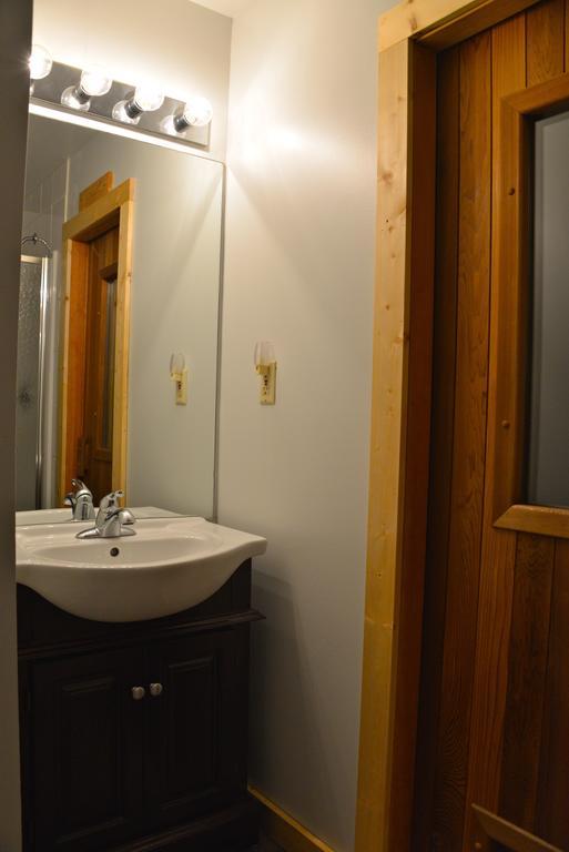 Kicking Horse Canyon Guest House Golden Værelse billede