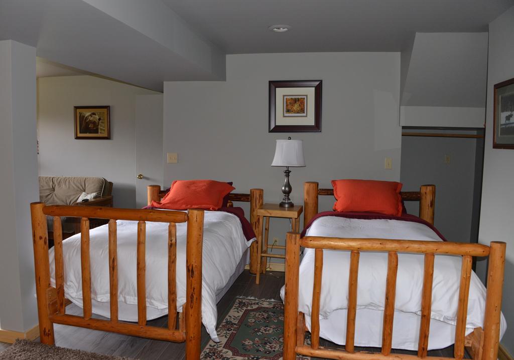 Kicking Horse Canyon Guest House Golden Værelse billede