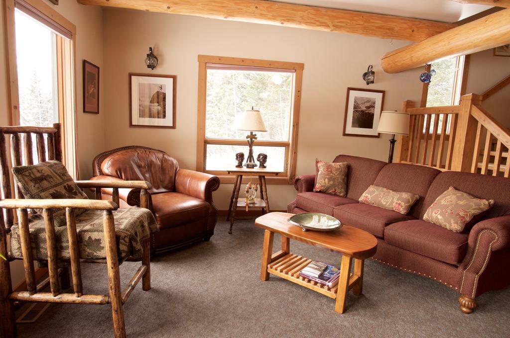 Kicking Horse Canyon Guest House Golden Eksteriør billede