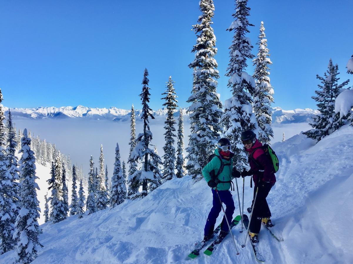 Kicking Horse Canyon Guest House Golden Eksteriør billede