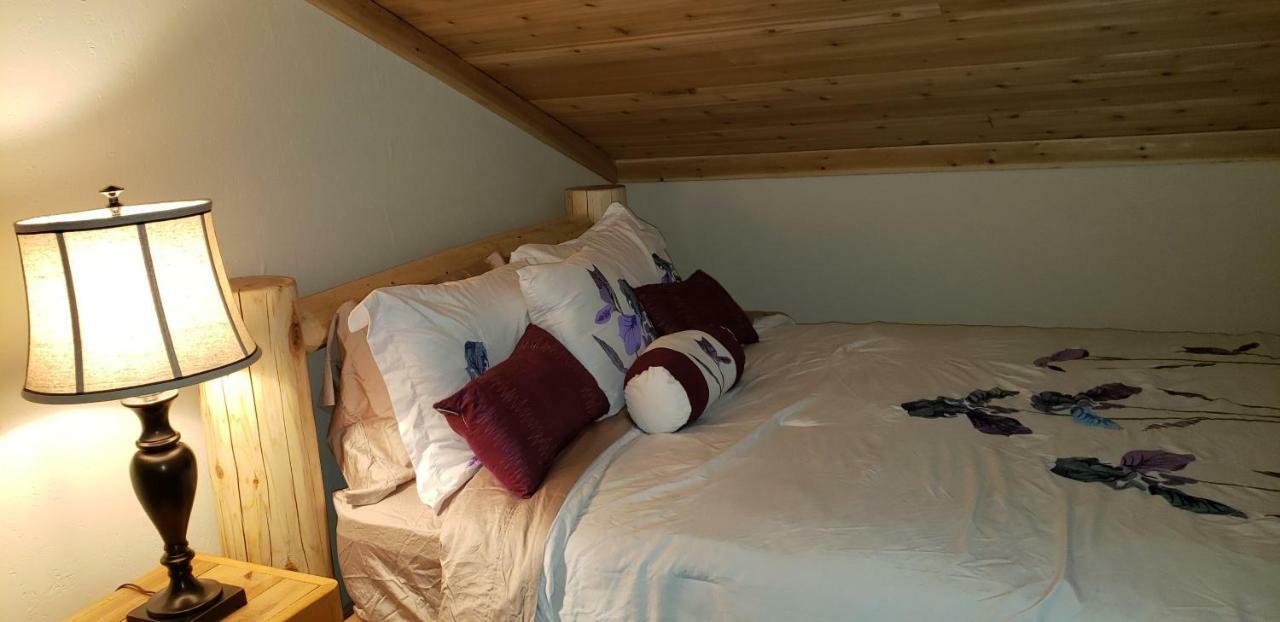 Kicking Horse Canyon Guest House Golden Eksteriør billede