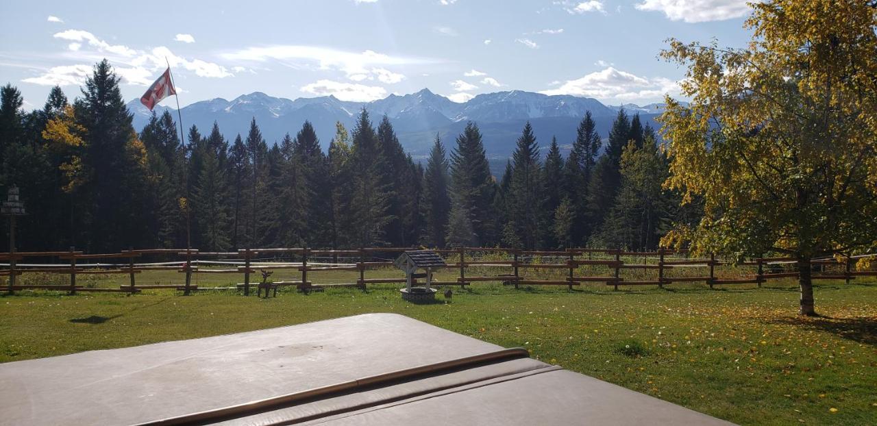 Kicking Horse Canyon Guest House Golden Eksteriør billede